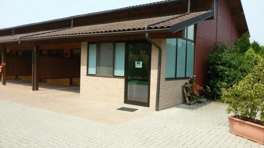 Motel 7 Laghi Castelletto Di Branduzzo Exterior photo