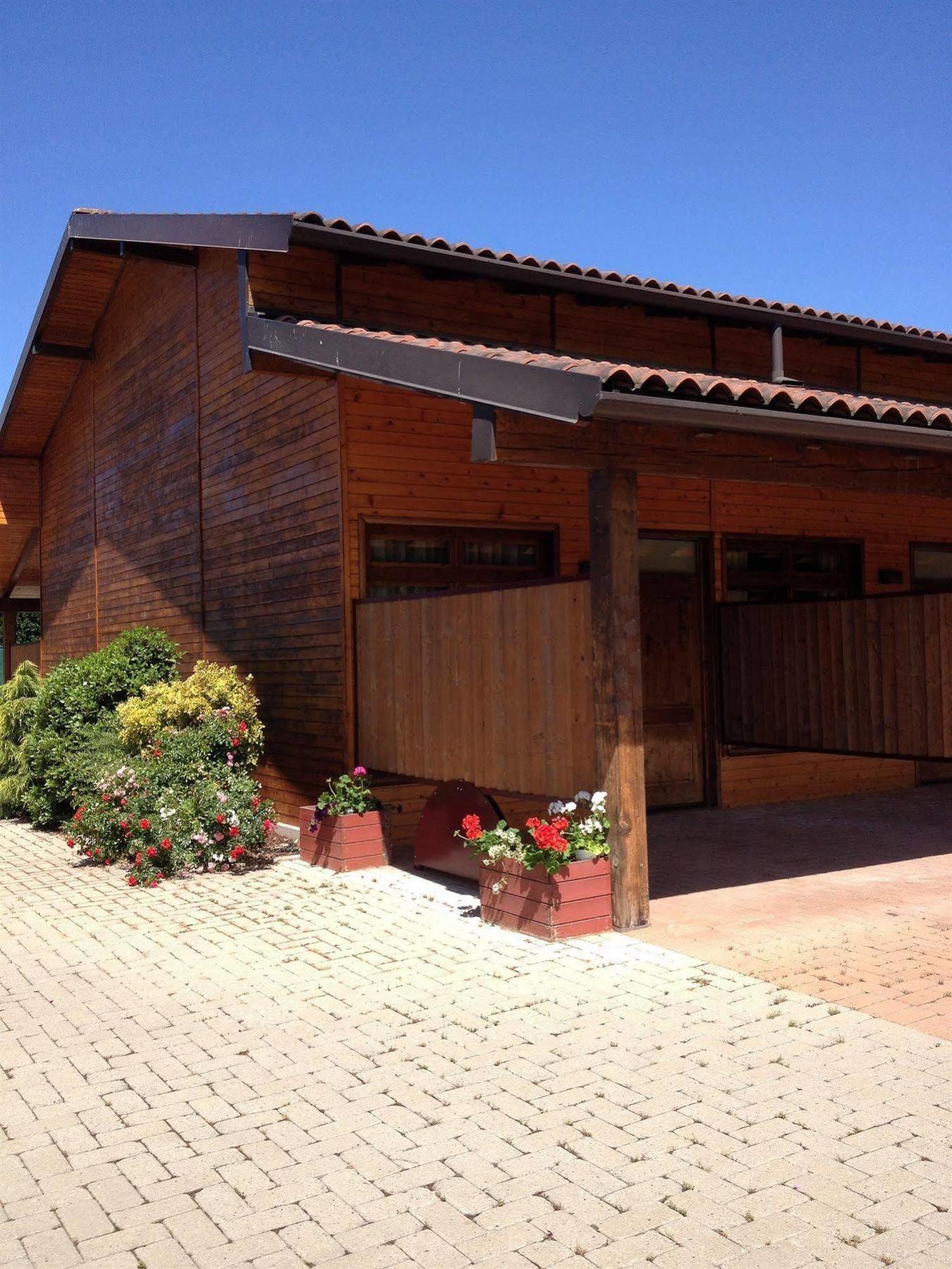 Motel 7 Laghi Castelletto Di Branduzzo Exterior photo